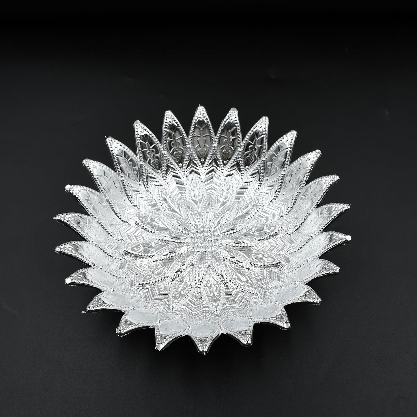 Multipurpose plastic serving tray in silver