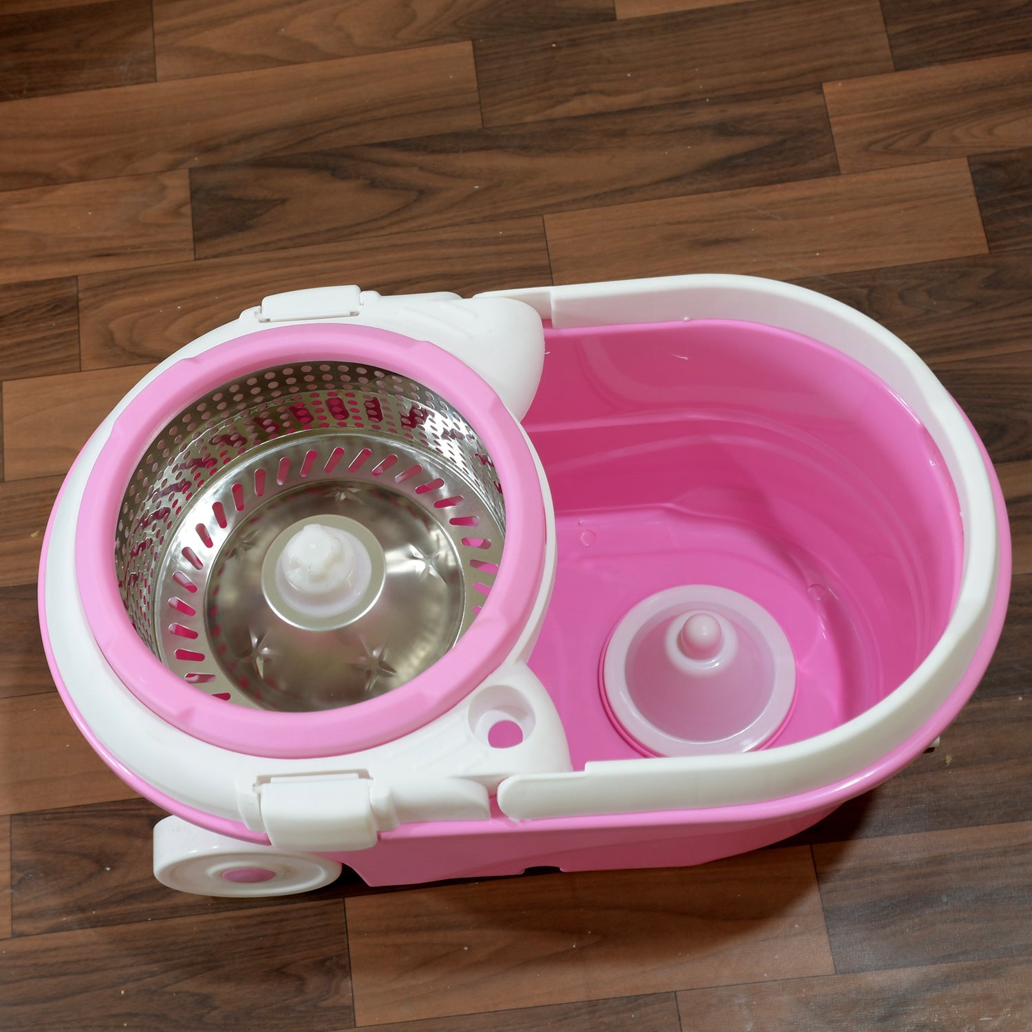 Bucket and spin mop set for effective cleaning