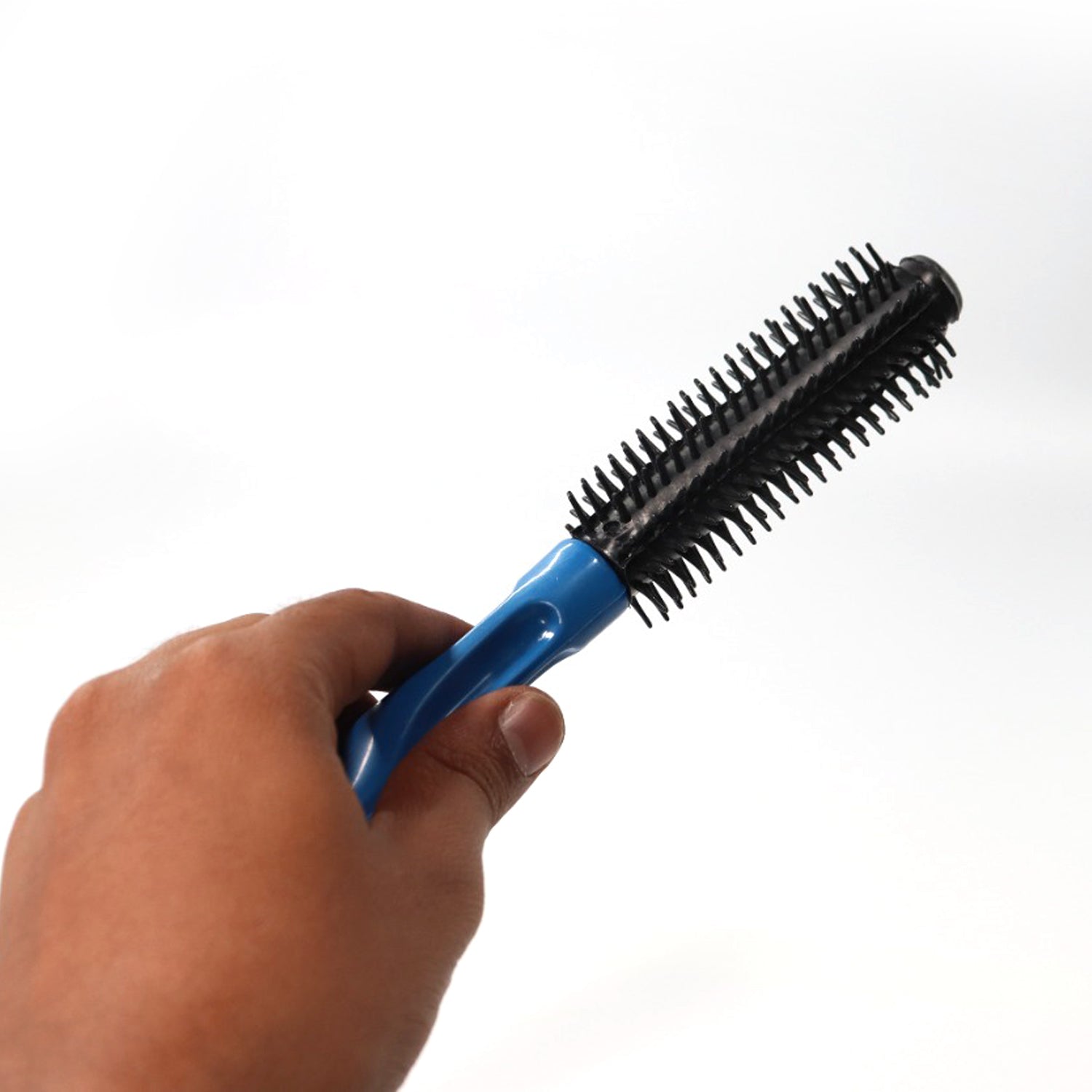 Hair round brush for perfect hairdos