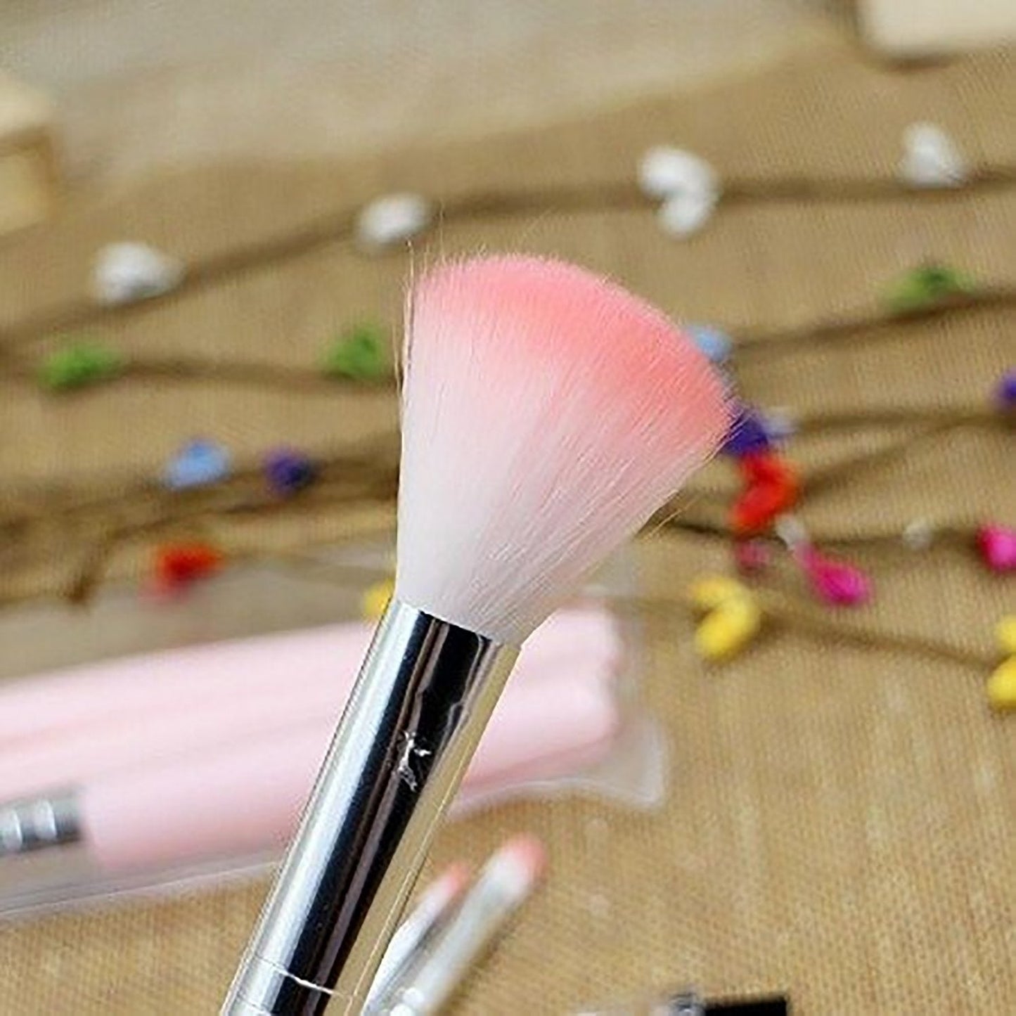 Kit of five makeup brushes