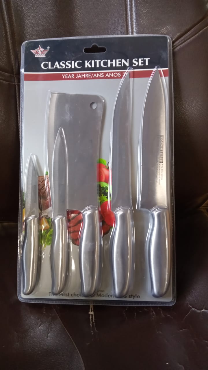 Stainless steel knives with durable handles, 5-piece set.