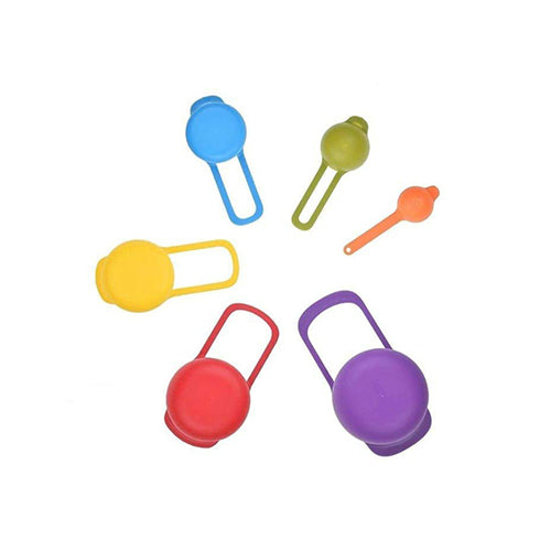 Set of plastic measuring spoons with multiple sizes