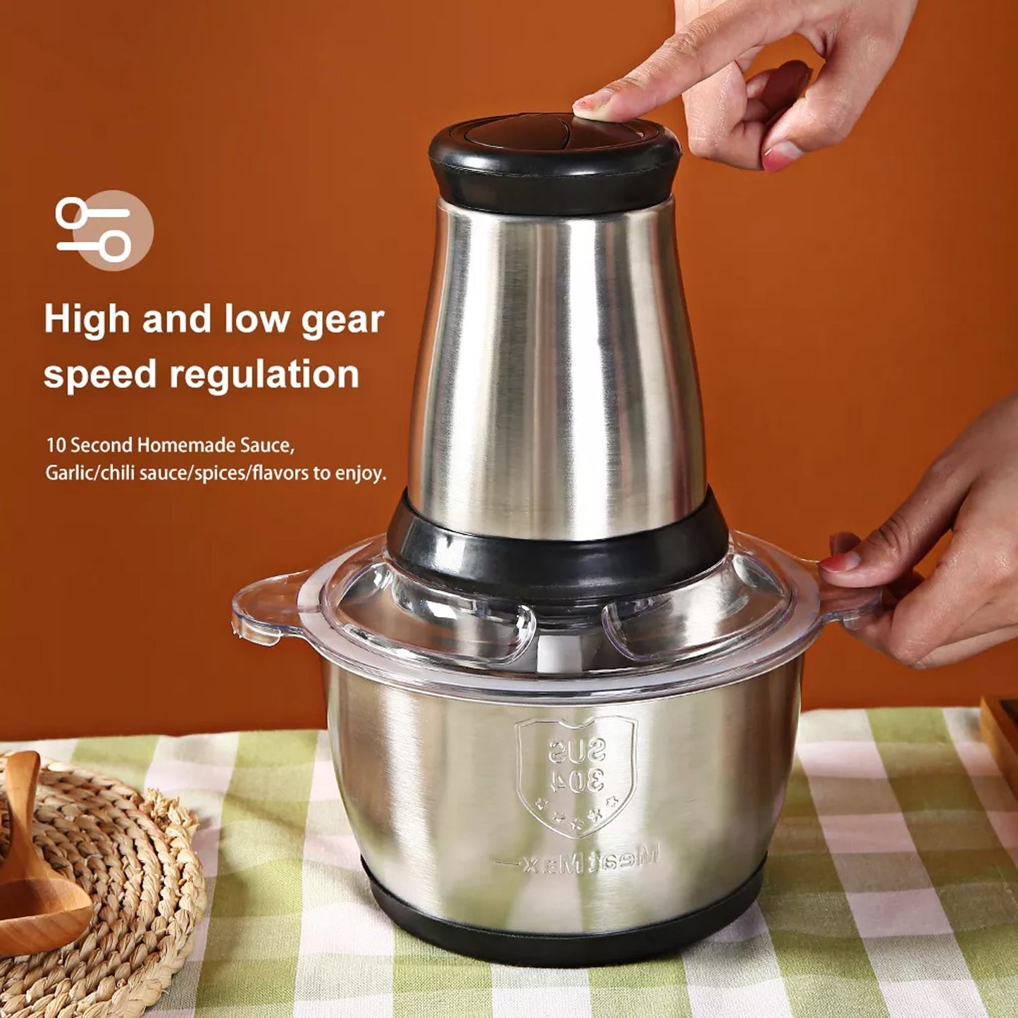 Food processor with 2 speed settings, 5 blades