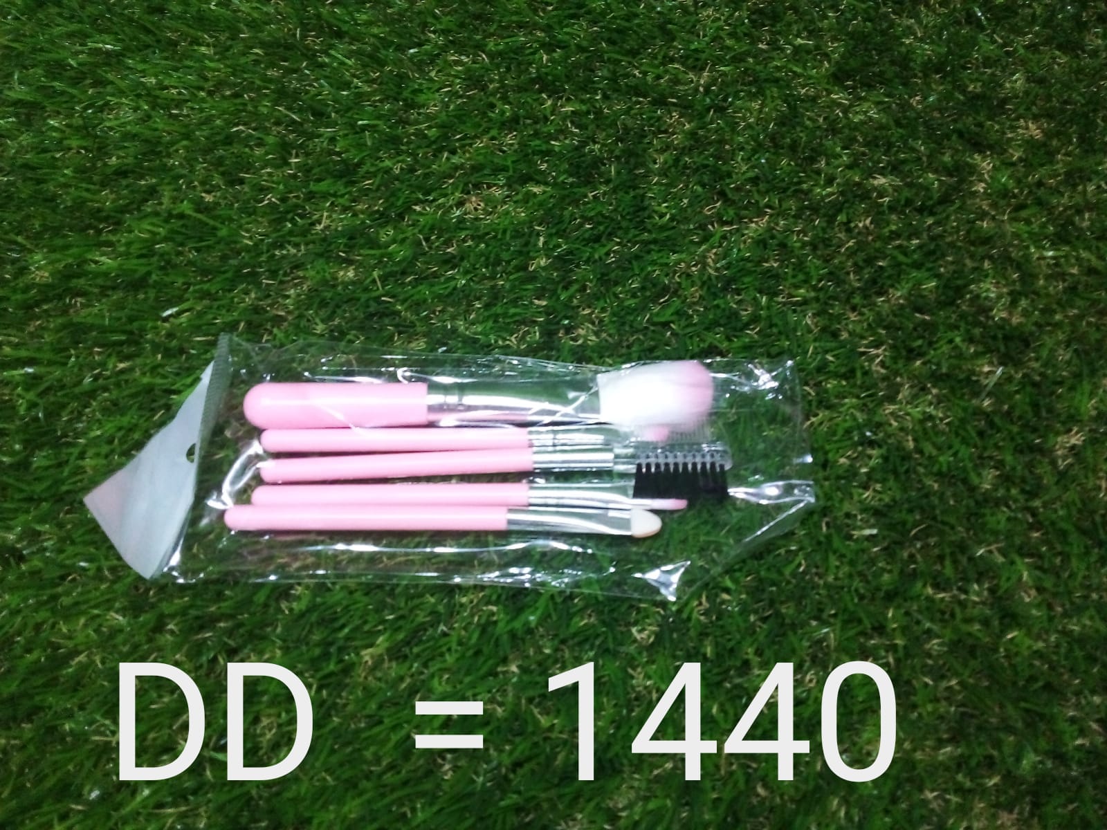 Brush set for makeup application