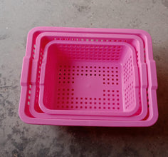 Plastic baskets for fruit, includes large, medium, and small sizes