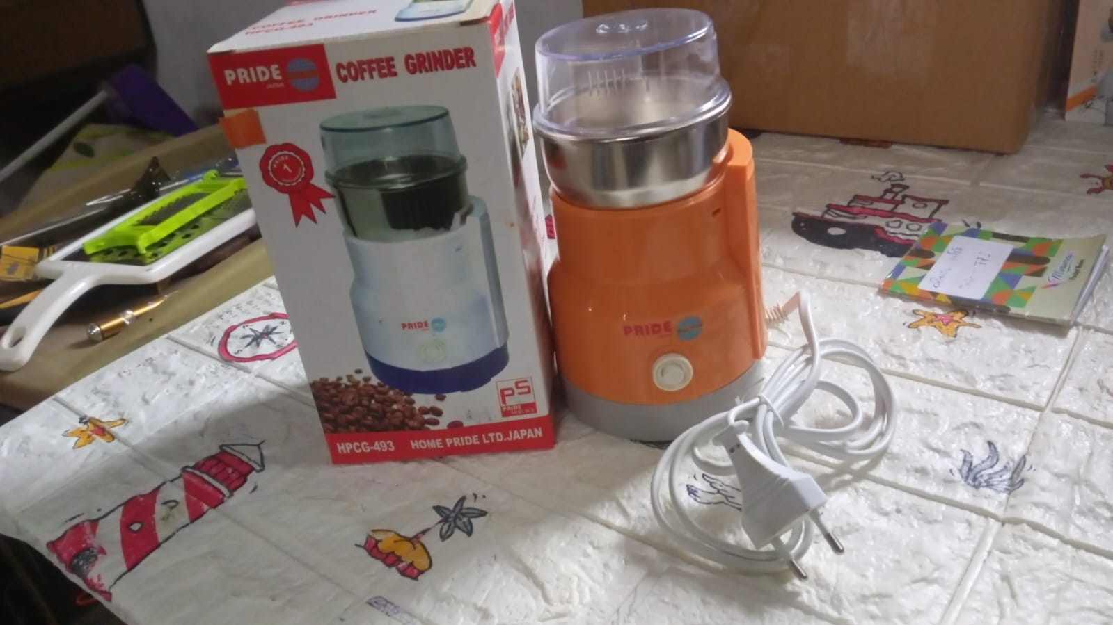 Small portable grinder for various kitchen spices and grains